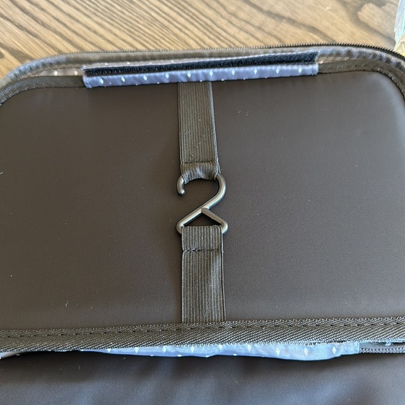 Venessa Williams Cosmetic Case - Picture 7 of 11